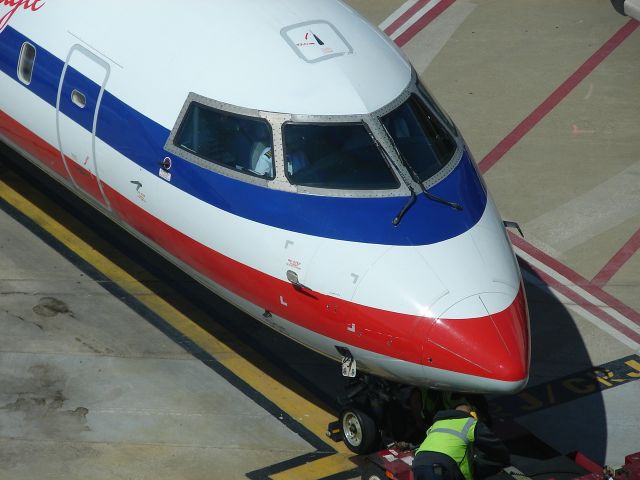 Canadair Regional Jet CRJ-200 (N905EV)