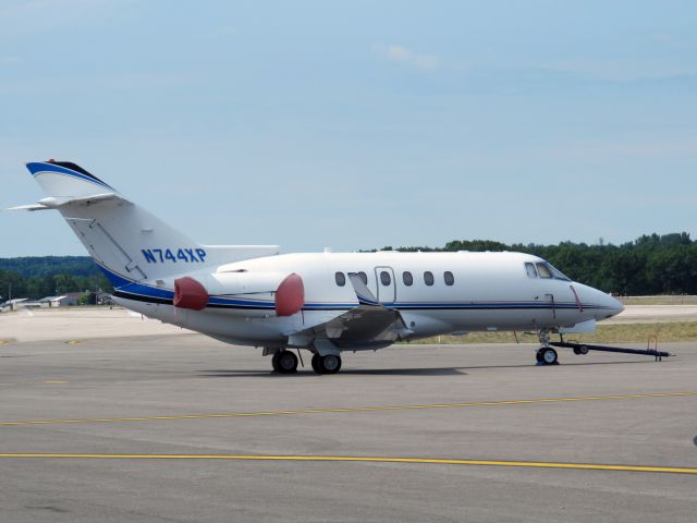 Hawker 800 (N744XP) - A very nice business jet with a stand up cabin.