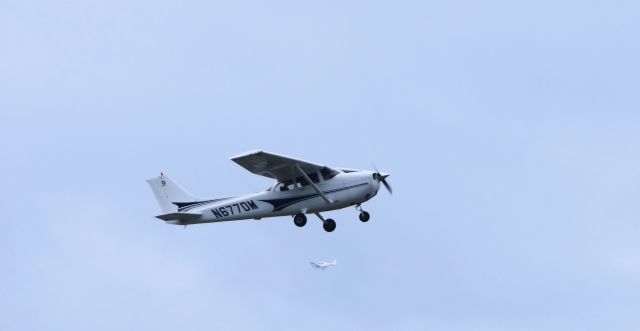 Cessna Skyhawk (N677DM)