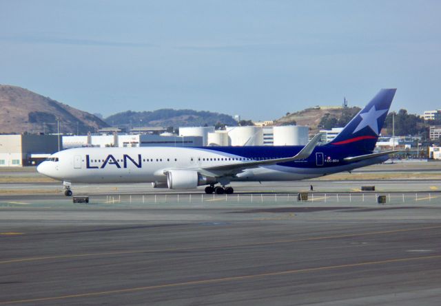 BOEING 767-300 (CC-BDA) - Exiting 28L at SFO, 10-7-2013