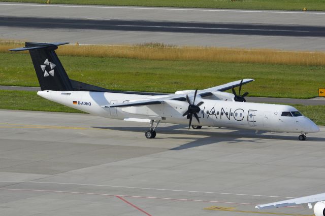 de Havilland Dash 8-400 (D-ADHQ)