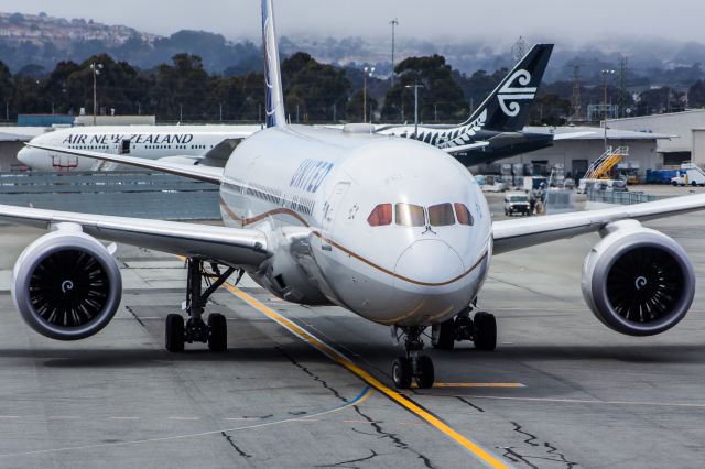 Boeing 787-9 Dreamliner (N26960)