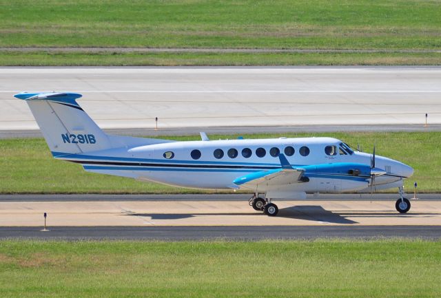 Beechcraft Super King Air 350 (N291B) - Seen at KIAD on 10/7/2010.