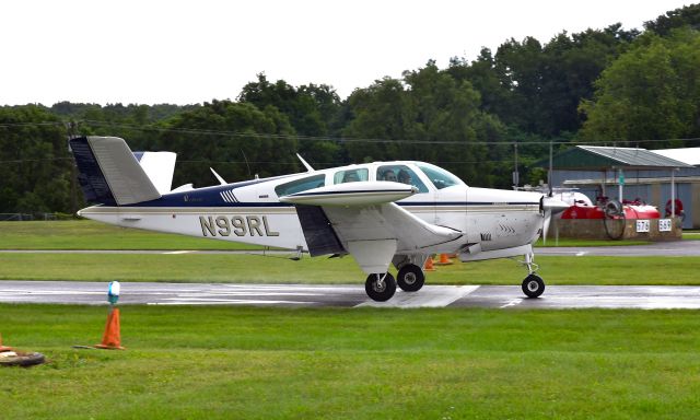 Beechcraft 35 Bonanza (N99RL) - Beech V35B Bonanza N99RL in Brighton 