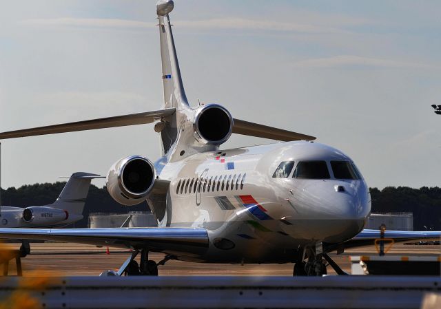 Dassault Falcon 7X (VP-CGS) - I take a picture on Oct 27, 2015.
