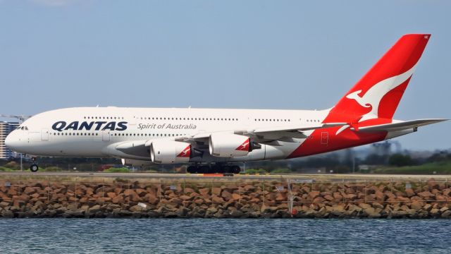 — — - Qantas A380 departing from Sydney's RWY 34L