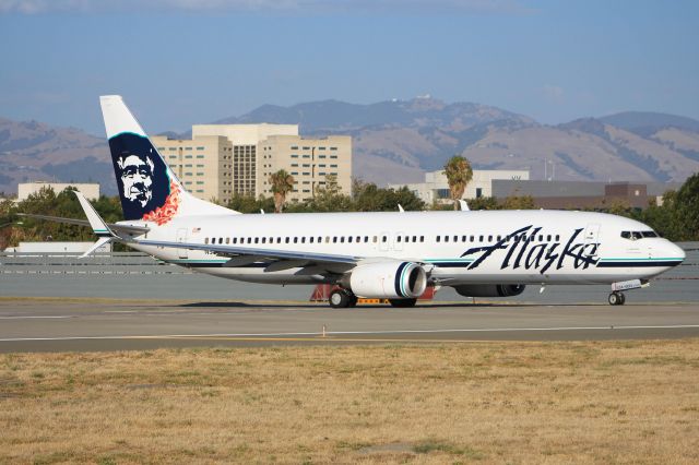 Boeing 737-800 (N534AS)