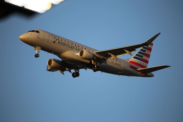 EMBRAER 175 (long wing) (N507SY)