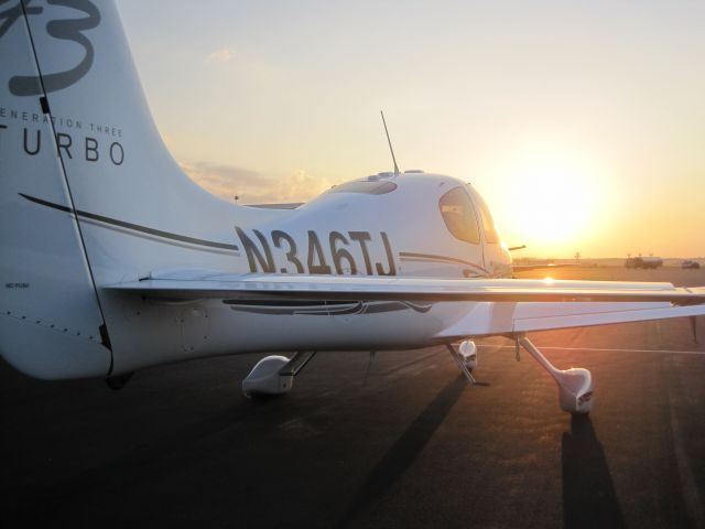 Cirrus SR-22 (N346TJ) - Sunset @ Jacksonville, FL just prior to a takeoff.