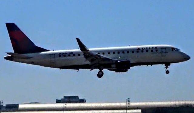 Embraer 175 (N250SY) - Arriving into SNA after a short hop from LAS.