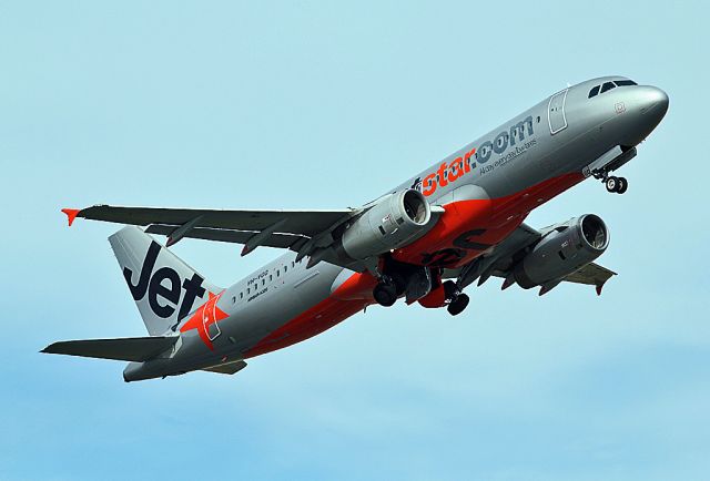 VH-CQG — - JETSTAR AIRWAYS - AIRBUS 320-232 - REG VH-VGQ (CN 4303) - ADELAIDE INTERNATIONAL AIRPORT SA. AUSTRALIA - YPAD (18/1/2015) PHOTOGRAPHED TAKEN WITH A CANON 550D AND A CANON 300MM FIXED LENSE.