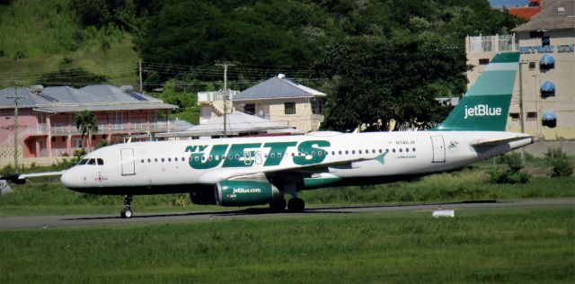 Airbus A320 (N746JB)