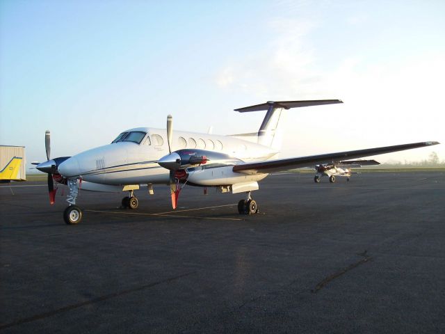 Beechcraft Super King Air 200 (N776RW) - King Air B200GT