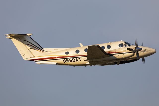 Beechcraft Super King Air 200 (N850AT)