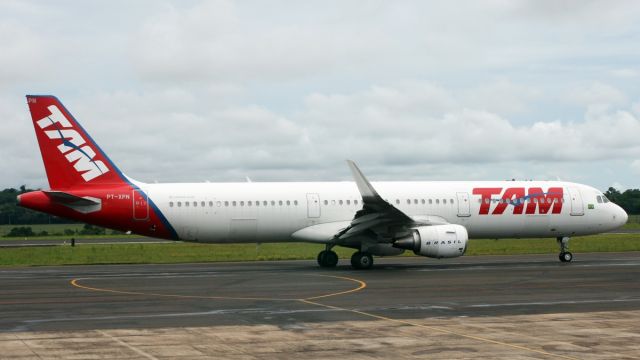Airbus A321 (PT-XPN)