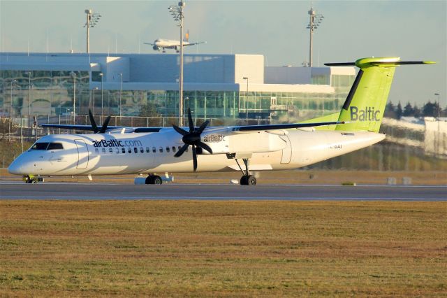 de Havilland Dash 8-400 (YL-BAI)
