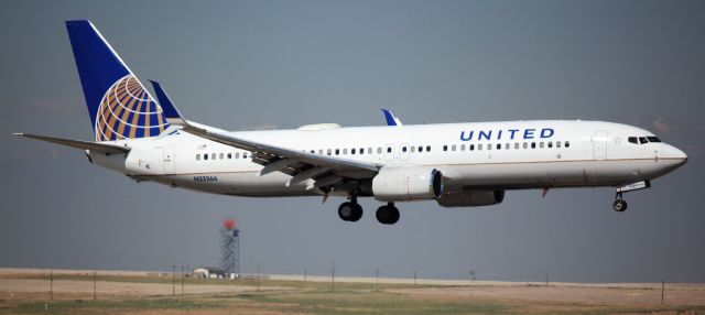 Boeing 737-800 (N33266) - Arrival 34R.