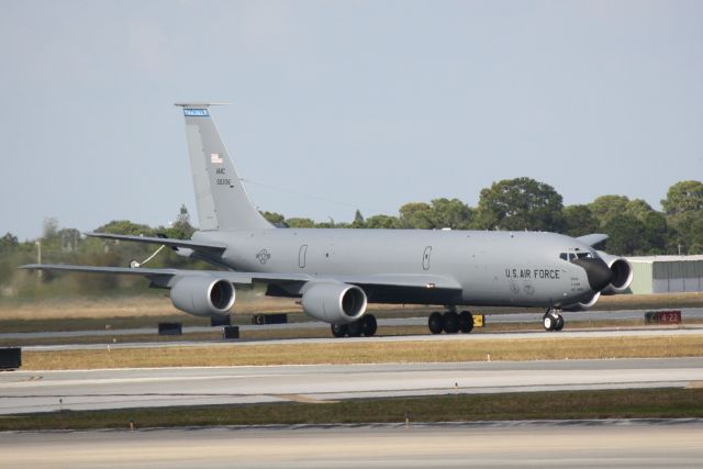 Boeing C-135FR Stratotanker (60-0336) - A KC-135 Stratotanker (60-0336) from 6th Air Mobility Wing-927th Air Refueling Wing at MacDill Air Force Base performs touch and go manuevers at Sarasota-Bradenton International Airport