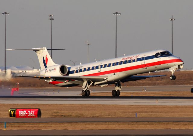 Embraer ERJ-145 (N679AE)