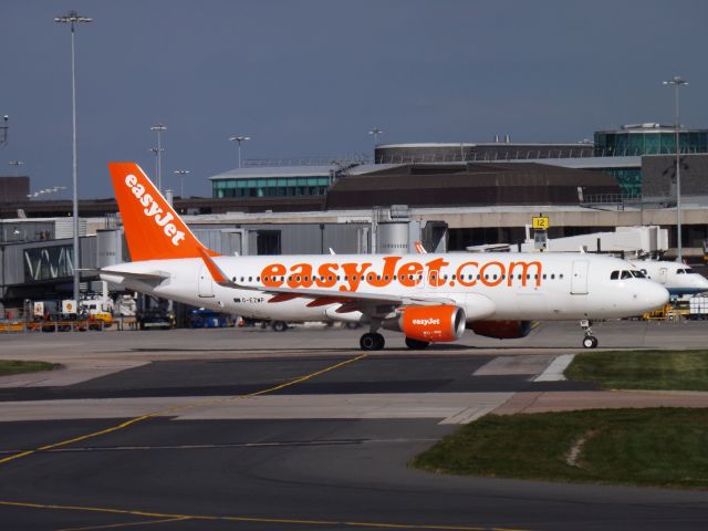 Airbus A320 (G-EZWP)