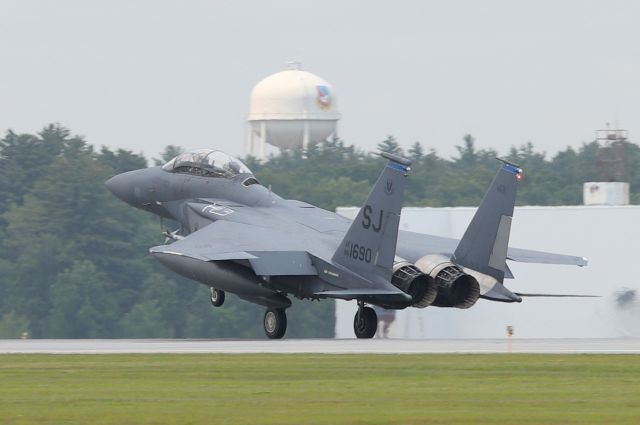McDonnell Douglas F-15 Eagle (88-1690) - 'SIEGE 21' from the 334th FS of Seymour Johnson AFB arriving at Pease