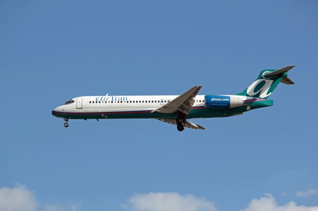 Boeing 717-200 (N943AT) - Airtran Airways, N943AT, Boeing 717-2BD, msn 55006, Photo by John A. Miller, a rel=nofollow href=http://www.PhotoEnrichments.comwww.PhotoEnrichments.com/a