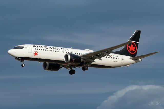Boeing 737 MAX 8 (C-FSJH)