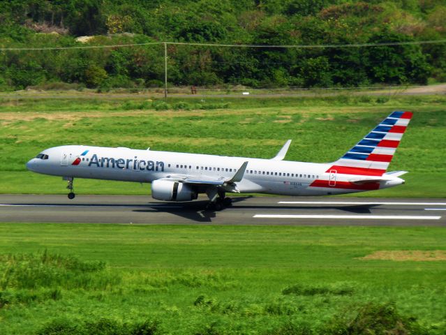 Boeing 757-200 (N186AN)