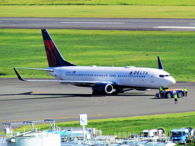Boeing 737-800 (N3736C)