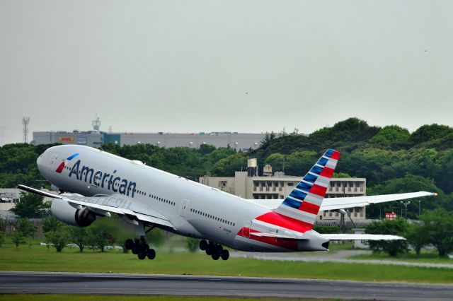 Boeing 777-200 (N789AN)