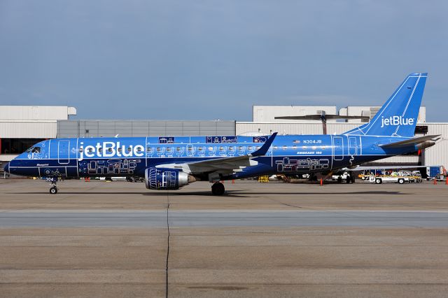 Embraer ERJ-190 (N304JB) - Special "Blueprint" colors