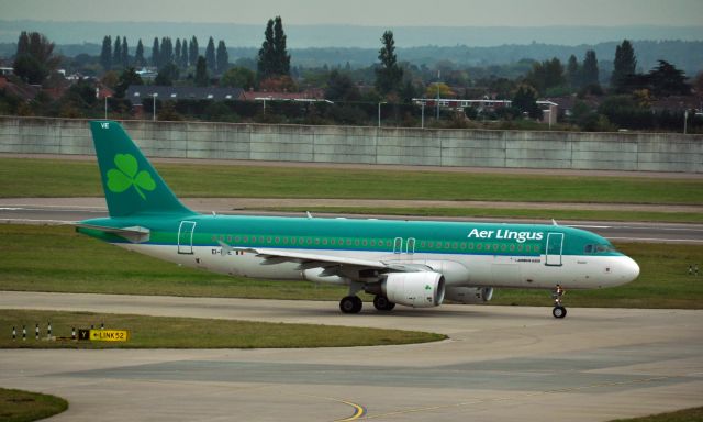 Airbus A320 (EI-DVE) - Aer Lingus Airbus A320-214 EI-DVE in London Heathrow 