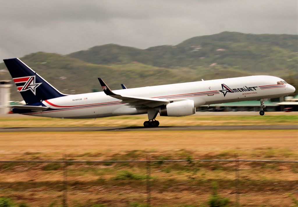 Boeing 757-200 (N286GB)