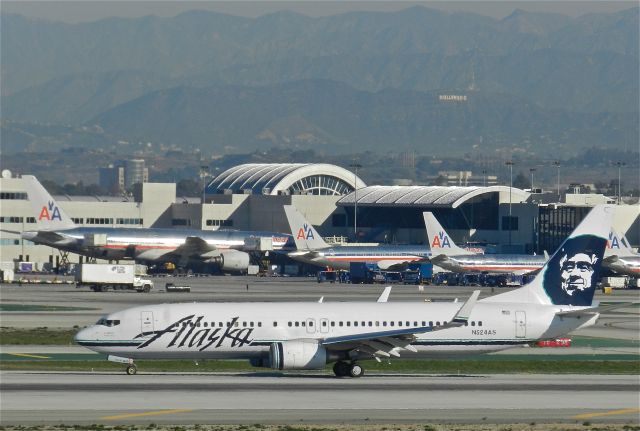 Boeing 737-800 (N524AS)