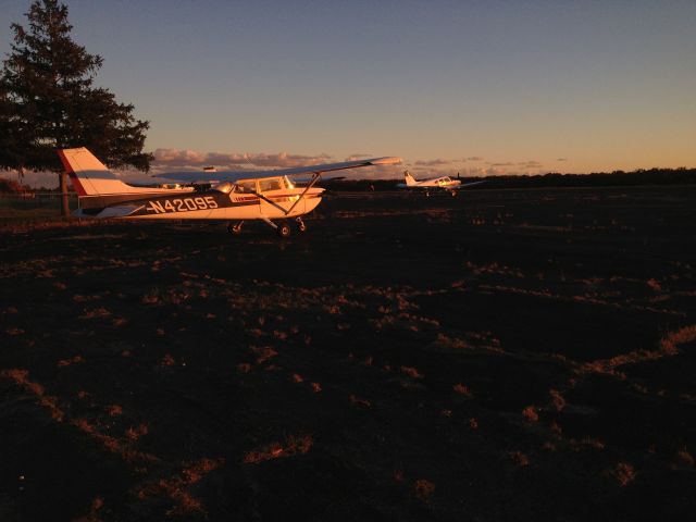 Cessna Skyhawk (N42095) - Fall Sunset at Monmouth Executive Airport, New Jersey