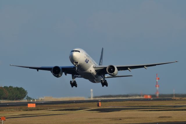 Boeing 777-200 (JA711A)