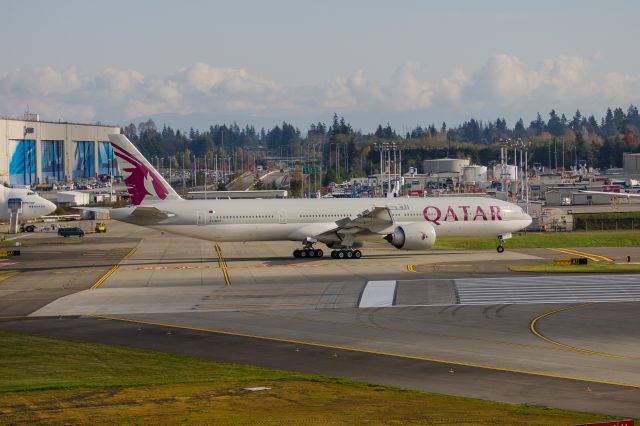 BOEING 777-300 (A7-BAT)