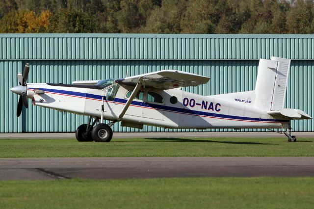 Pilatus PC-6B Turbo-Porter (OO-NAC)