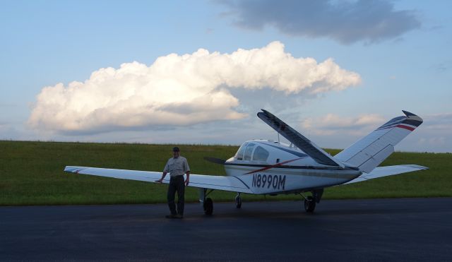 Beechcraft 35 Bonanza (N8990M)