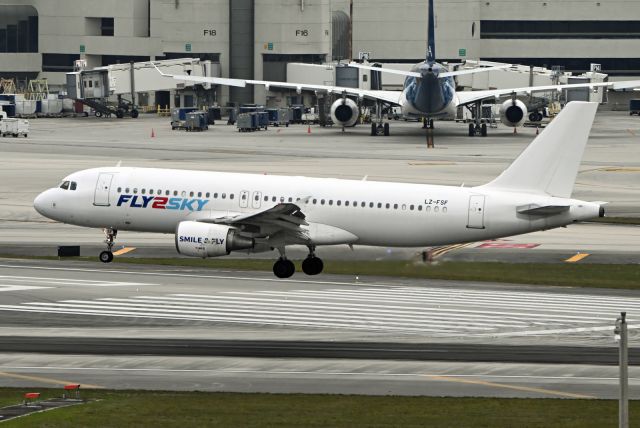 Airbus A320 (LZ-FSF)
