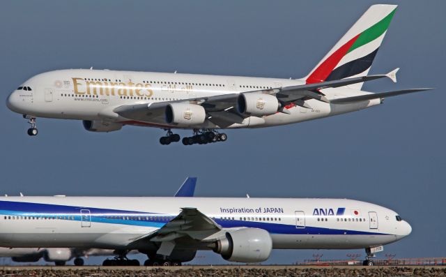 Airbus A380-800 (A6-EEO)