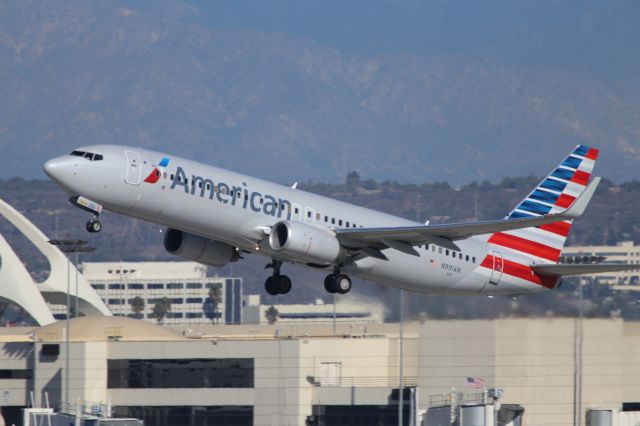 Boeing 737-800 (N991AN)