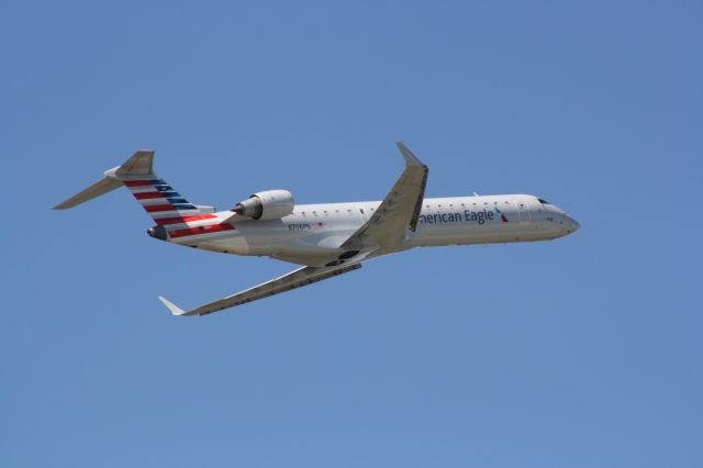 Canadair Regional Jet CRJ-700 (N706PS)