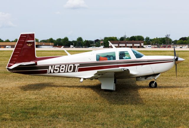 Mooney M-20 Turbo (N5810T)
