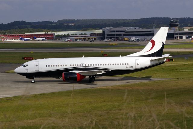 Boeing 737-700 (9H-MTF)