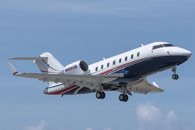 Canadair Challenger (N888GB)