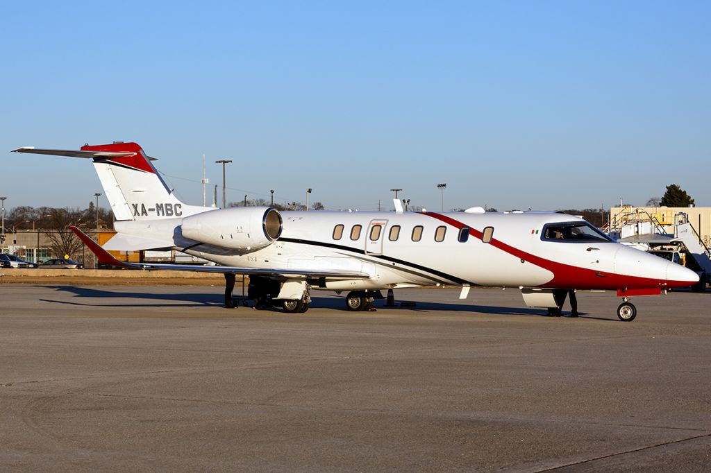 Bombardier Learjet 75 (XA-MBC)