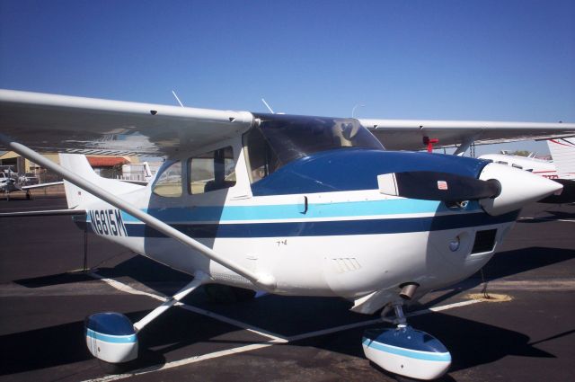 Cessna Skylane (N6815M)
