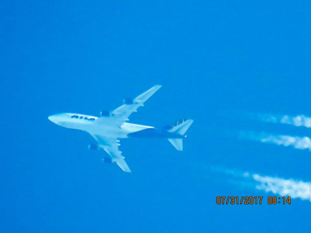 Boeing 747-400 (N464MC)