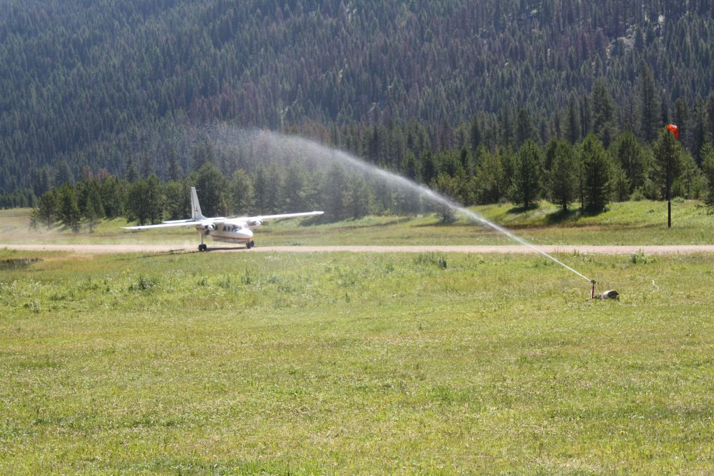 — — - Islander landing at Sulphur creek, Idaho